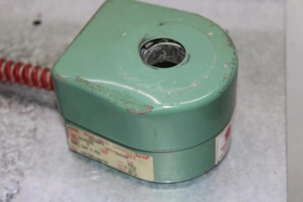 Used ASCO RED HAT SOLENOID SHUT OFF VALVE 8215A90 5 PSI 110/120 VOLT NEMA 1 2.5"