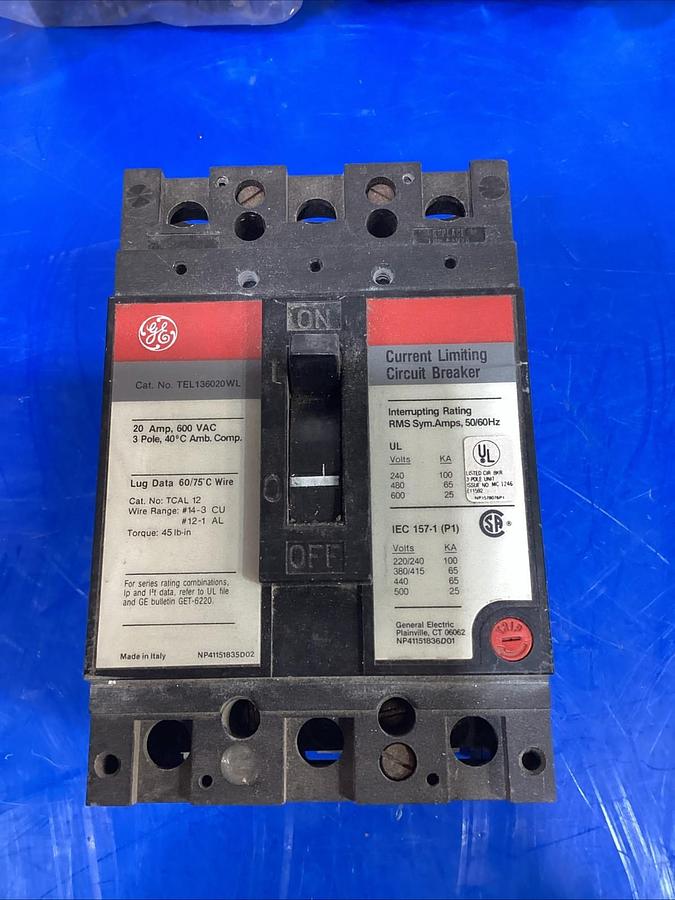 Used LOT OF 2 GE CIRCUIT BREAKER TEY120 20 AMP 1-POLE 277 VAC HID HACR TEY M-1068