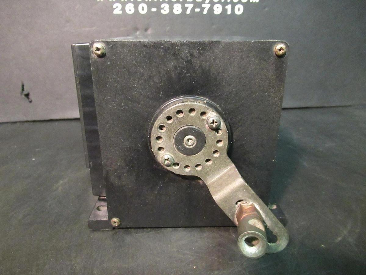 Used HONEYWELL / YORK ACTUATOR W7415A10063 WITH DCV ECONOMIZER CONT. M7459A10012