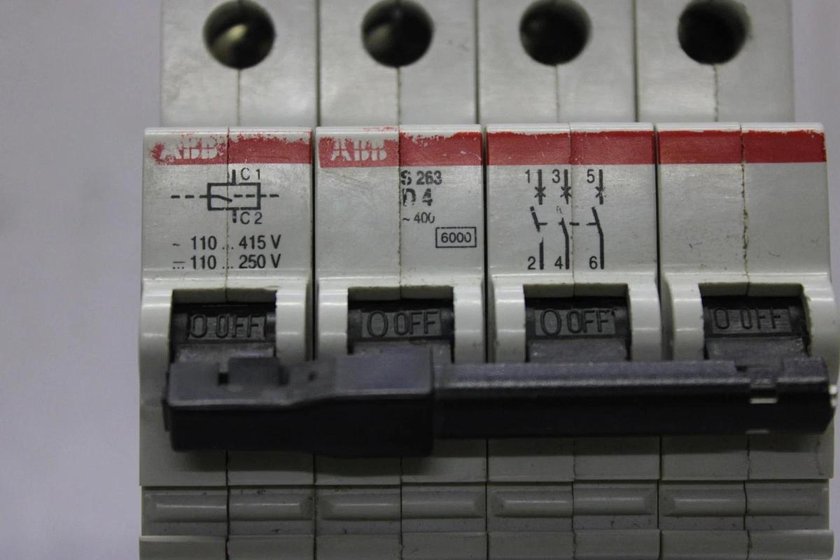 Used ABB CIRCUIT BREAKER 4-POLE 400 VAC **WARRANTY INCLUDED**