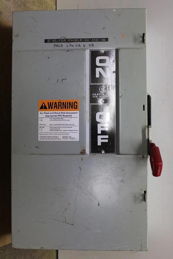 Used GENERAL ELECTRIC HEAVY DUTY DISCONNECT SWITCH TH4324 200 AMP 240 VAC *WARRANTY*