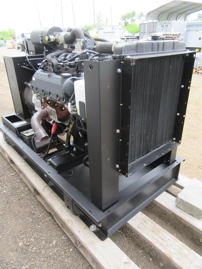 Used 35 KW GENERATOR GENERAC NATURAL GAS LP PROPANE 120/240 VOLT 1 PH 30 KW 40KW 2016