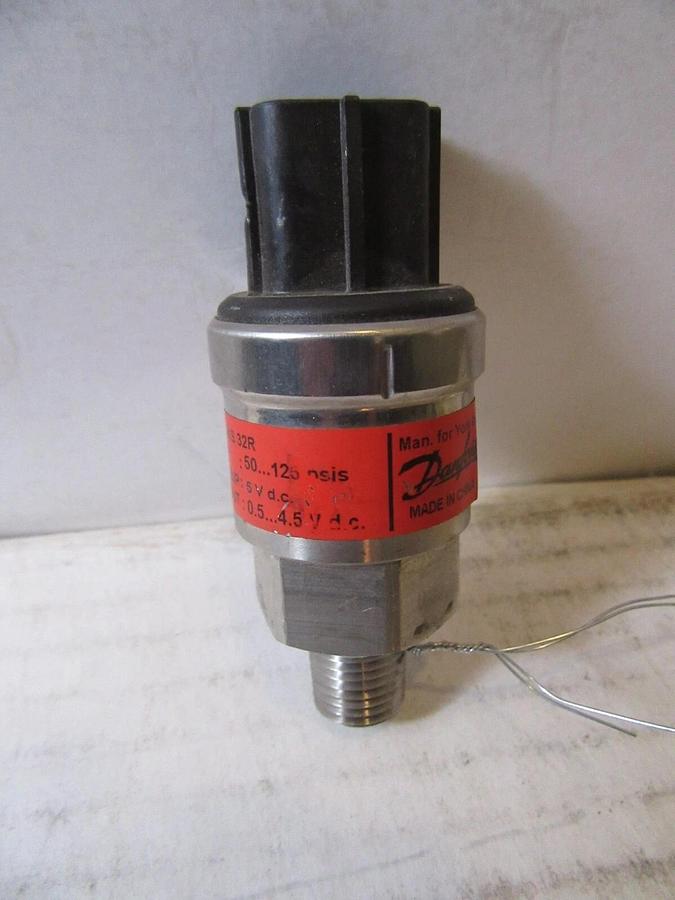 Used YORK / DANFOSS 025-28678-002 AKS-32R CHILLLER PRESSURE TRANSDUCER 50 - 125 PSIS