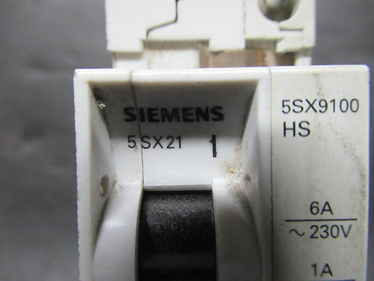 Used SIEMENS CIRCUIT BREAKER 5SX21 B10 10 AMP 277 VAC 1-POLE W/ 5SX9100 AUXILLIARY