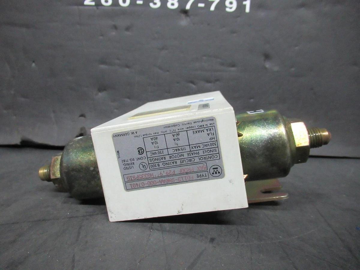 Used WESTINGHOUSE PRESSURE CONTROL GAUGE X13240074-01 / F0113-SNBAA-000-07401 300 VAC