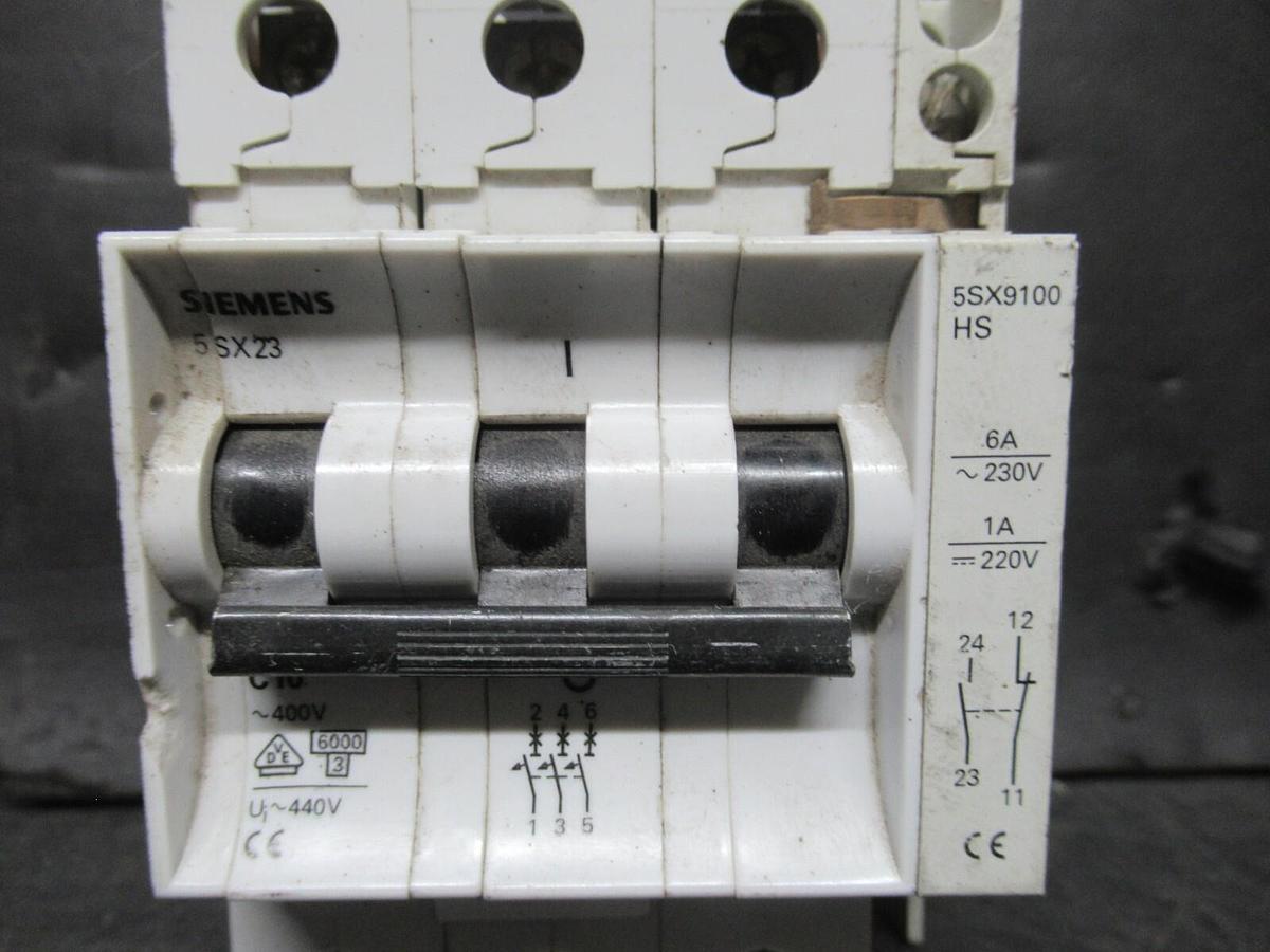 Used SIEMENS CIRCUIT BREAKER 5SX23 C10 10 AMP 480 VAC 3-POLE W/ 5SX9100 AUXILLIARY