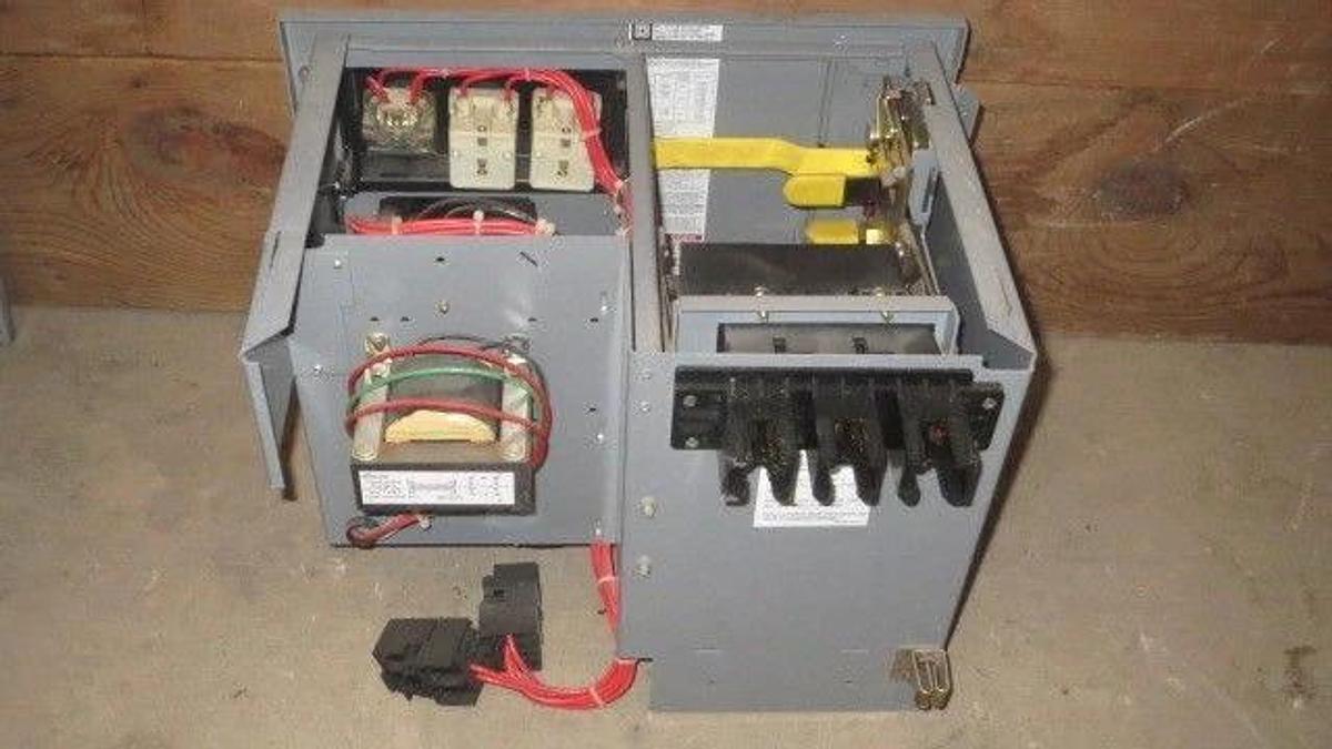 Used SQUARE D 12" MCC BUCKET 3 AMP FHP BREAKER 480 VAC WITH NEMA SIZE 1 STARTER