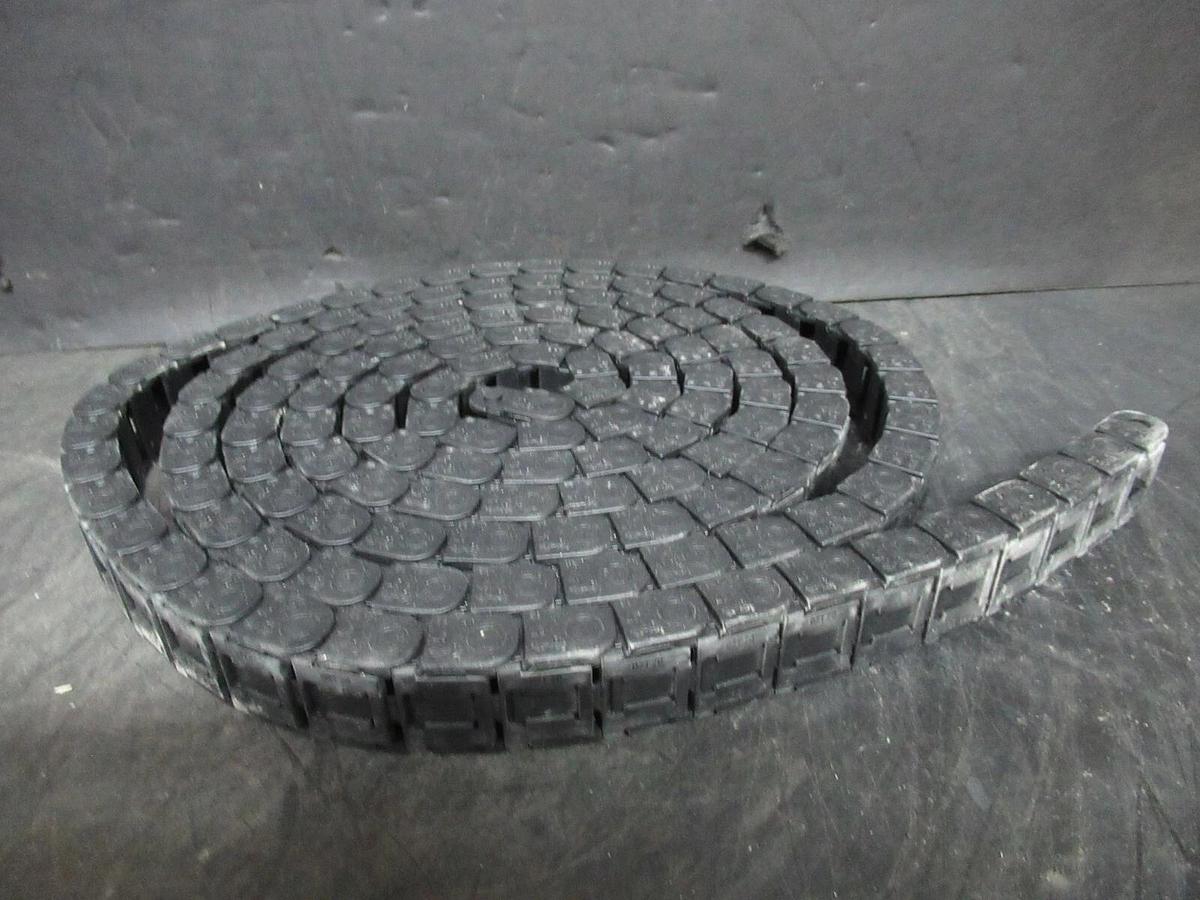 Used IGSU PLASTIC WIRE TACK 108" LENGTH X 1" WIDTH X 5/8" TALL R18 07.20 137 LINKS