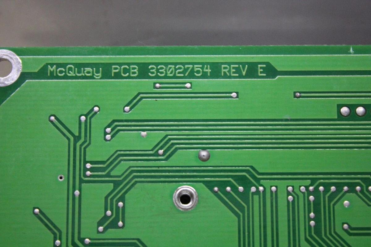 Used MCQUAY MICROTECH II UNIVERSAL COMMUNICATION MODULE BOARD 3302754 REV. E