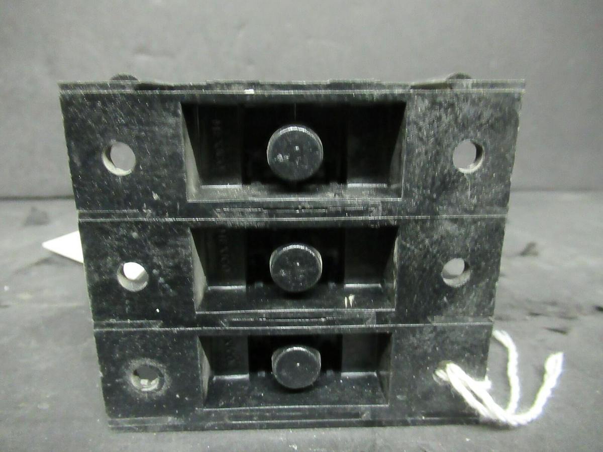 Used FERRAZ SHAWMUT POWER DISTRIBUTION BLOCK 62203 PDB62203 3-POLE 600 VOLT