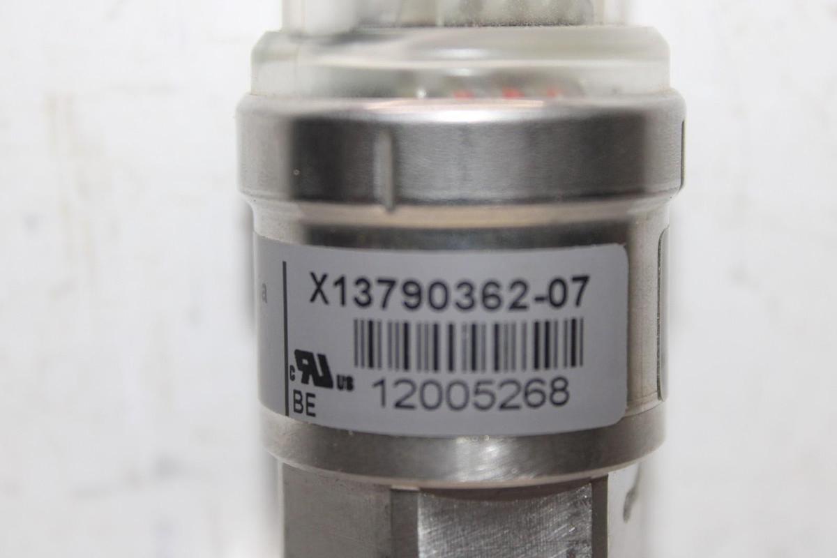 Used DANFOSS TRANSDUCER X13790362-07 AKS-1008 060G438505 0-50 PSIA