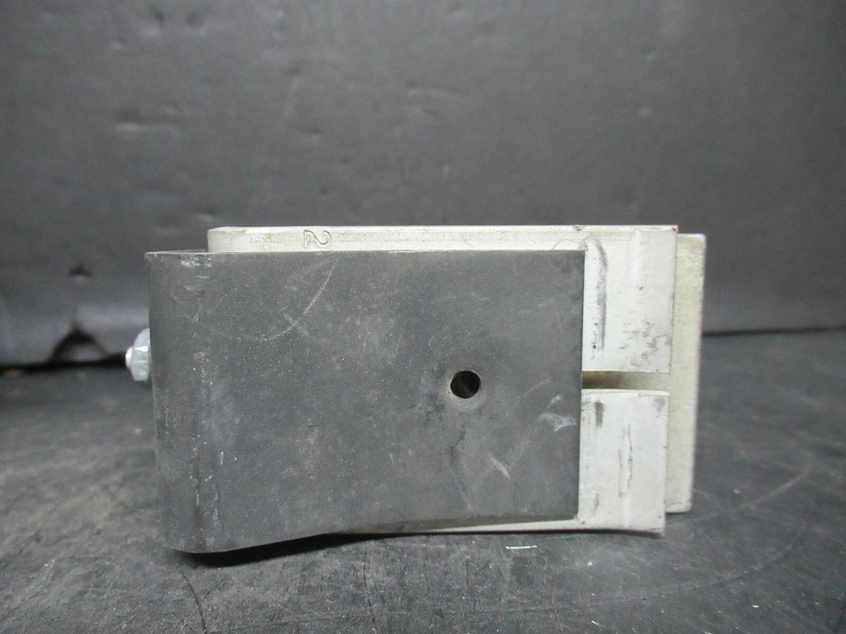 Used (2 QTY) SQUARE D A500 1 BARREL MECHANICAL FUSE CLIP CONNECTOR LUG BUS TAP LINK