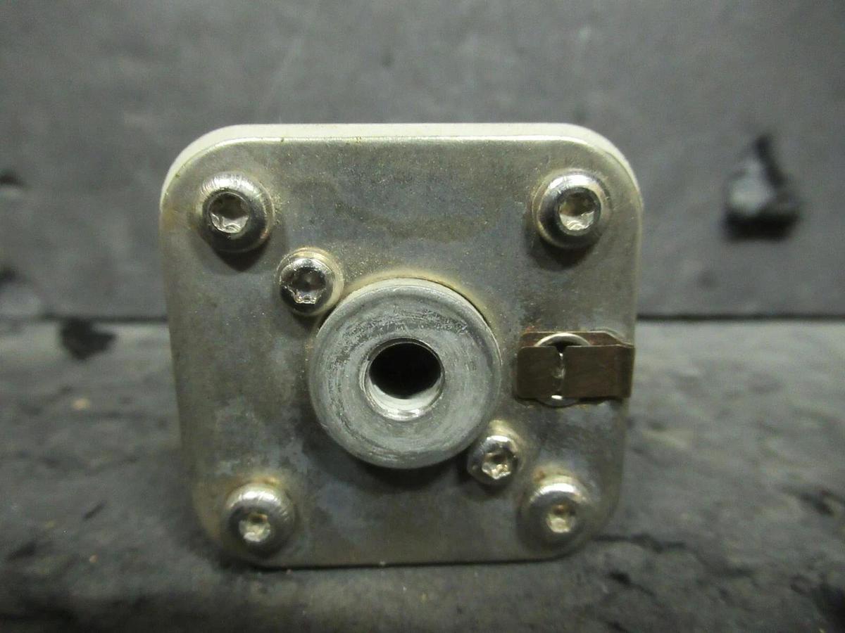 Used (1) EATON BUSSMANN 170M3415 200 AMP 700 VAC 660 V IEC FUSE 1*B/50 WARRANTY