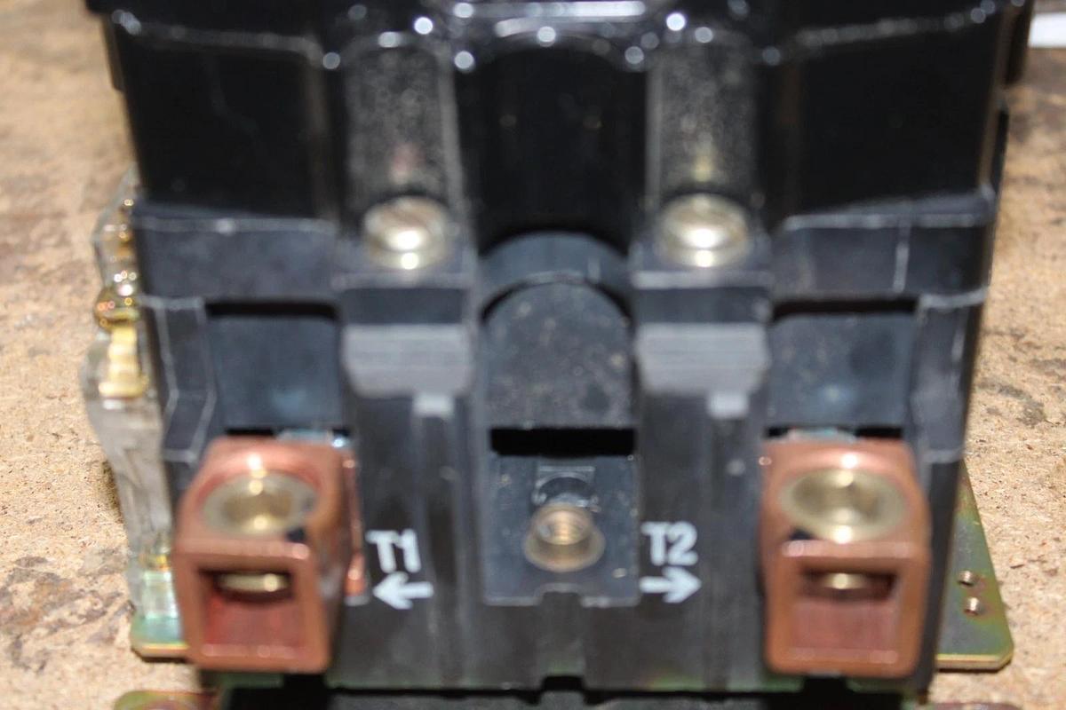 Used SQUARE D NEMA CONTACTOR 8502SF01 SIZE 4 600 VAC COIL: 110/120V