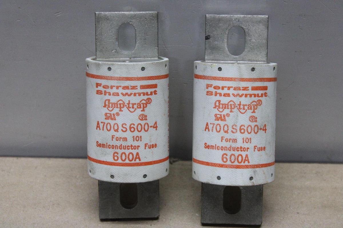 Used LOT OF 3 GOULD SHAWMUT AMPTRAP FUSES A70P250 250 AMP 700 VAC