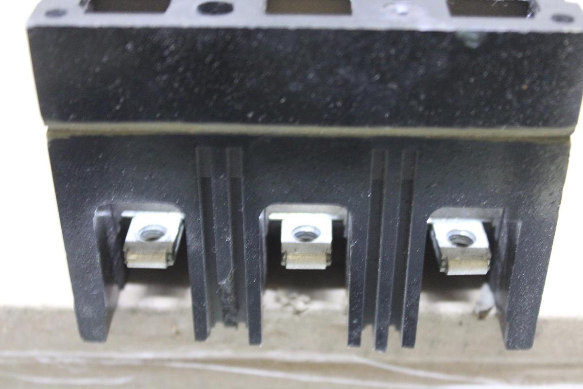 Used GENERAL ELECTRIC CIRCUIT BREAKER TKM3F 600 AMP 600 VAC 3-POLE