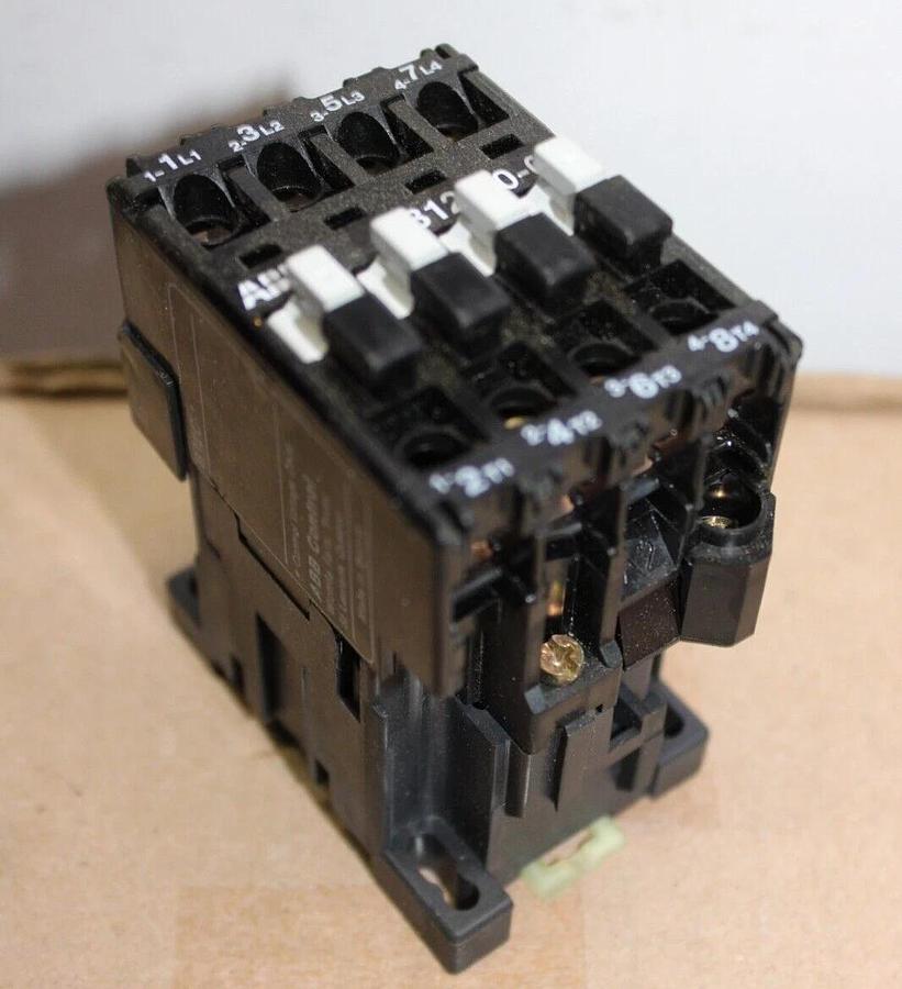 Used ABB IE CONTACTOR B12-40-00 21 AMP 10 HP 600 VAC 3-POLE COIL: 120V
