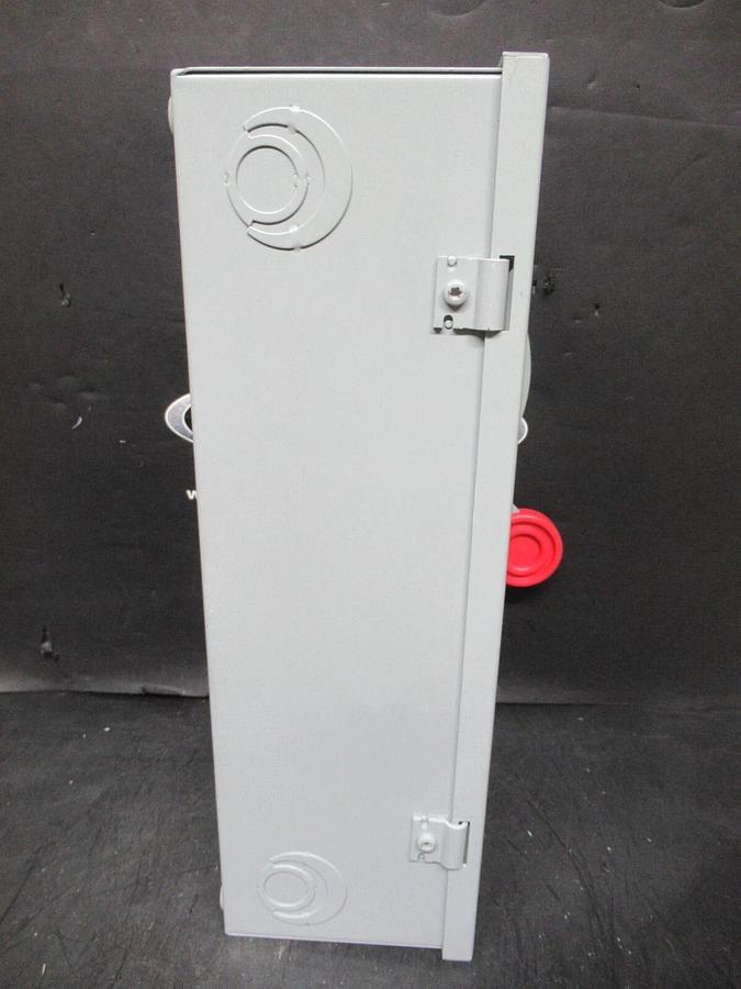 NEW IN BOX EATON HEAVY DUTY SAFETY SWITCH DH221FGK 30 AMP 240 VAC 7.5 HP 2-POLE