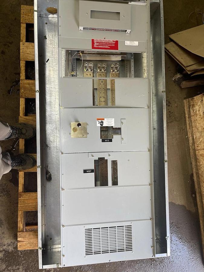 Used EATON POW-R-LINE PRL4 PANELBOAD PRL4B 600 AMP 120/240 VAC 1-PHASE 3-WIRE BX3673