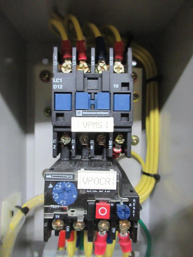 Used ENCLOSED TELEMECANIQUE STARTER LC1D1206 W/ OVERLOAD RELAY LR2-D1307 25 AMP 600 V
