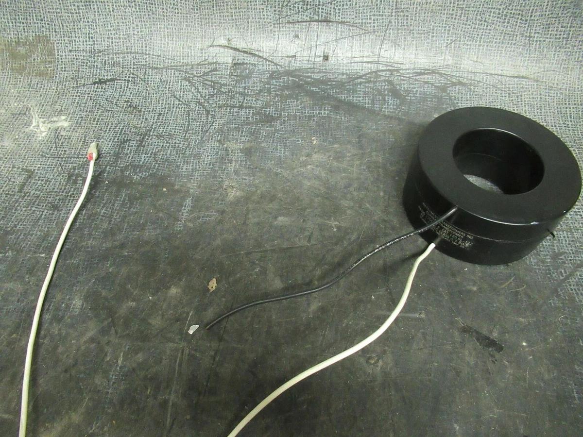 Used INSTRUMENT TRANSFORMERS CT CAT: 180 RL-122 1200:5 A RF 1.33 50-400 HZ 600 VOLTS