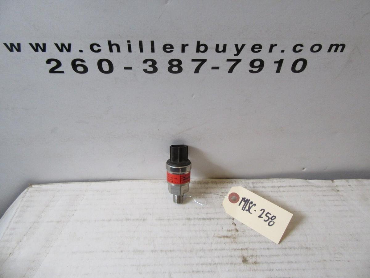 Used YORK / DANFOSS 025-28678-002 AKS-32R CHILLLER PRESSURE TRANSDUCER 50 - 125 PSIS