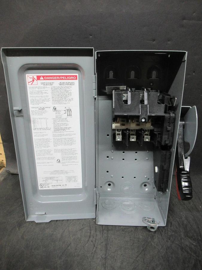 Used SQUARE D SAFETY SWITCH HU361 30 AMP 600 VAC 30 HP 3-POLE TYPE 1 ENCLOSURE