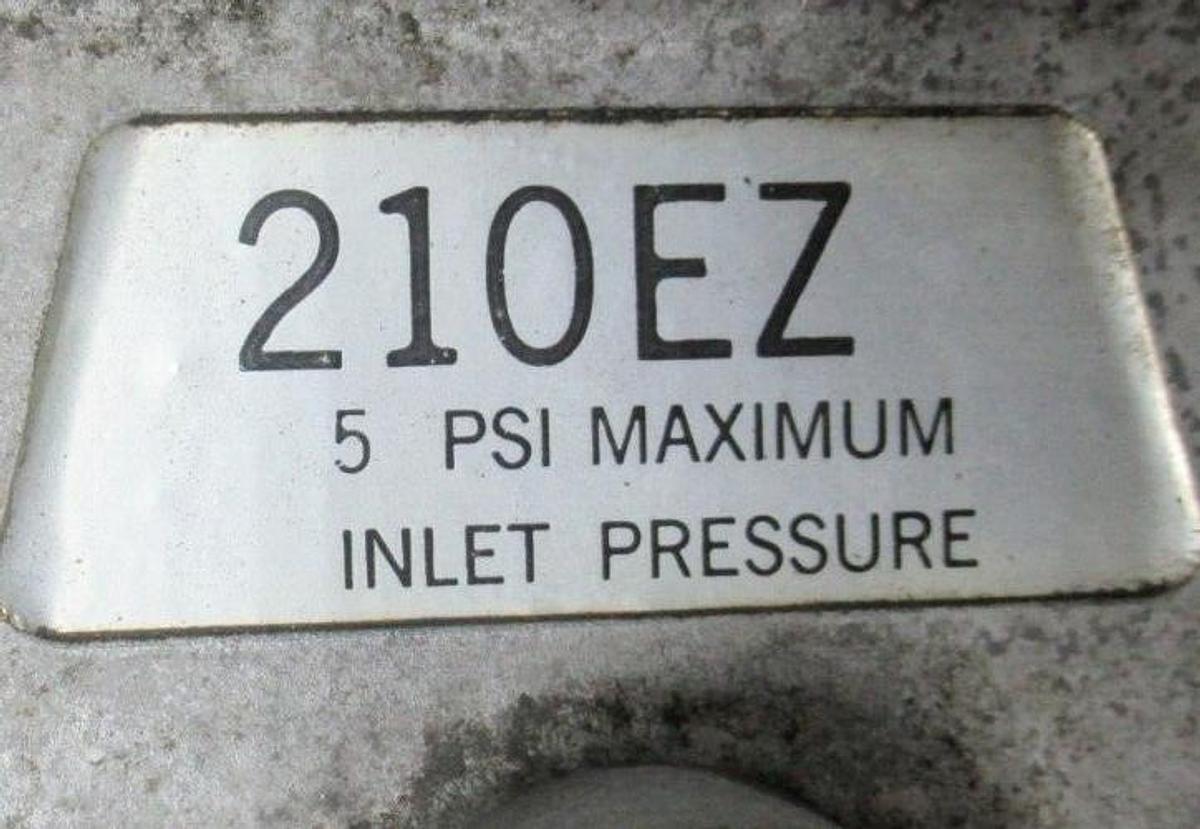 Used MAXITROL ZERO GOVERNOR AIR/GAS REGULATOR 210EZ 5 PSI **WARRANTY INCLUDED**