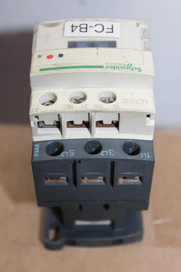 Used LOT OF 2 SCHNEIDER CONTACTOR LC1D12 25 AMP 600 VAC 10 HP COIL: 120 VOLT