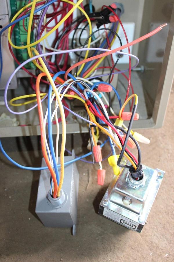 Used TRANE CENTRAVAC CHILLER CONTROL PANEL INTERFACE CVHE450 X13650485-01 REV. F