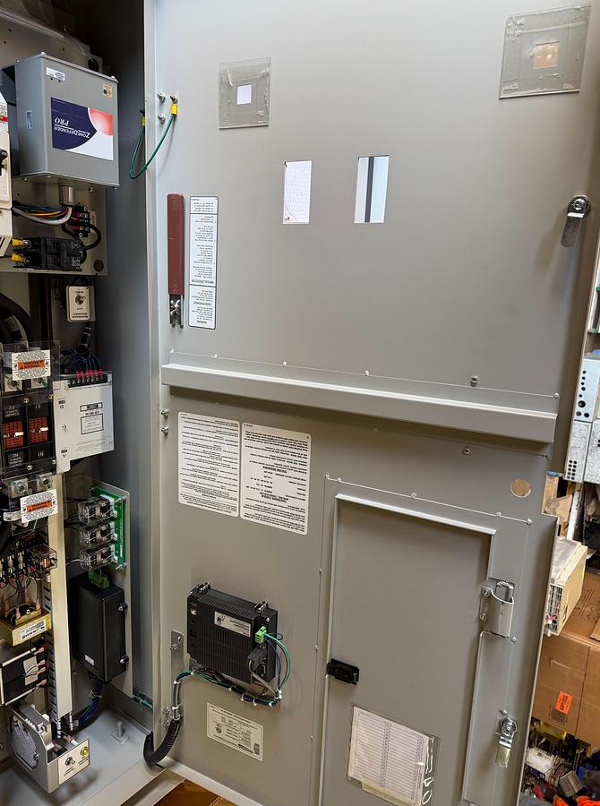 Used CARRIER EVERGREEN / AQUAEDGE CHILLER VFD PANEL 19XVR0414201 41LR4160