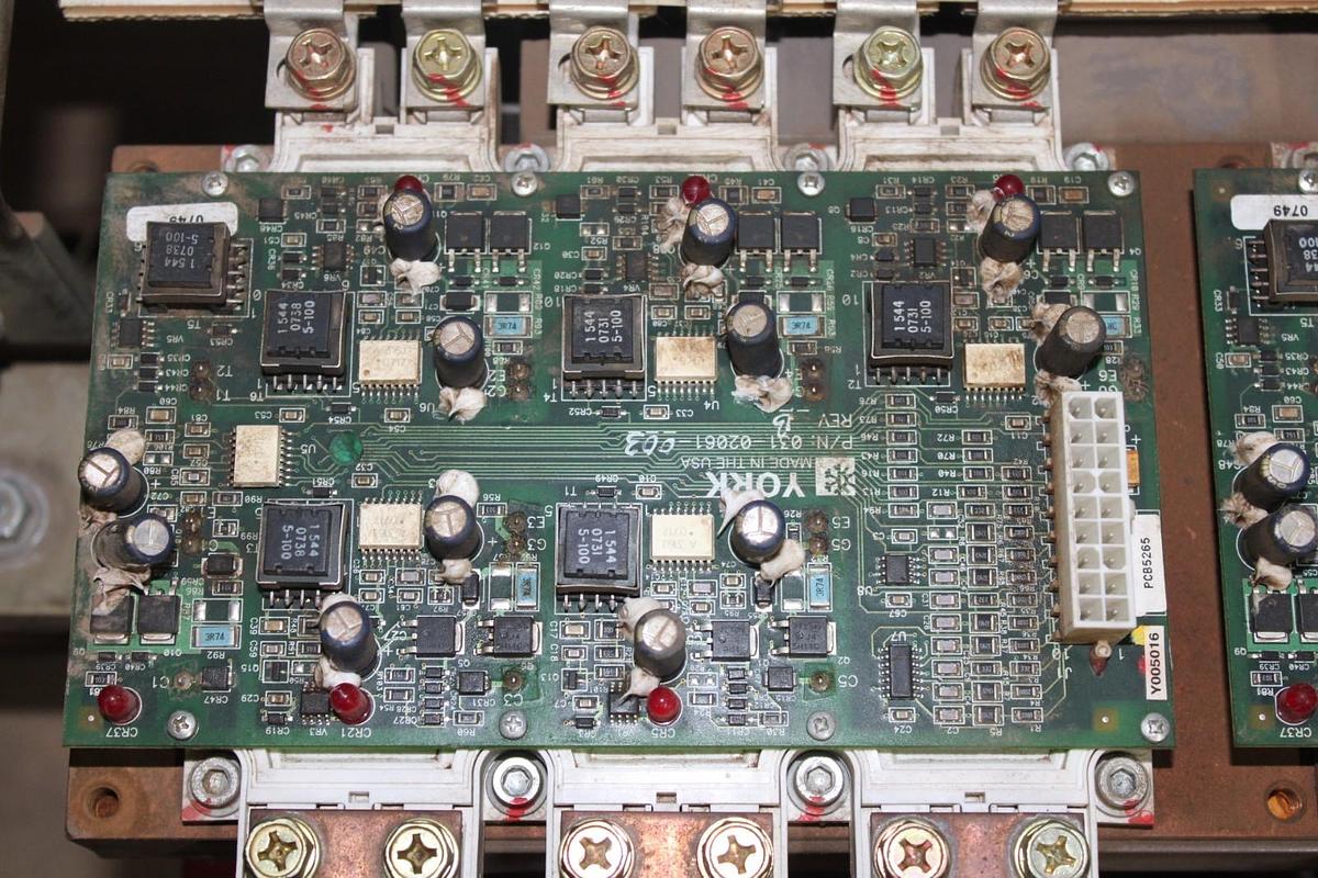 Used YORK LIQUID CHILLER IGBT DRIVE VSD 371-04192-101 **WARRANTY INCLUDED**