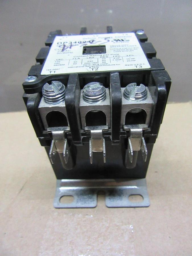 Used IRP CONTACTOR DP34024F 40 AMP 600 VAC 20 HP 3-POLE 3-PHASE COIL: 24 VOLT