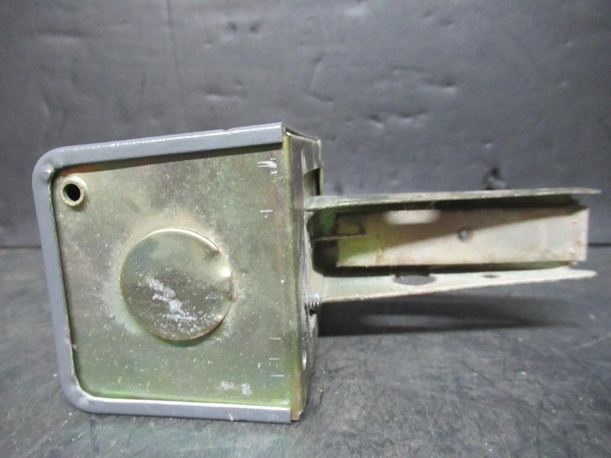 Used HONEYWELL TRADELINE LIMIT CONTROL L4029E-1011 **WARRANTY INCLUDED**