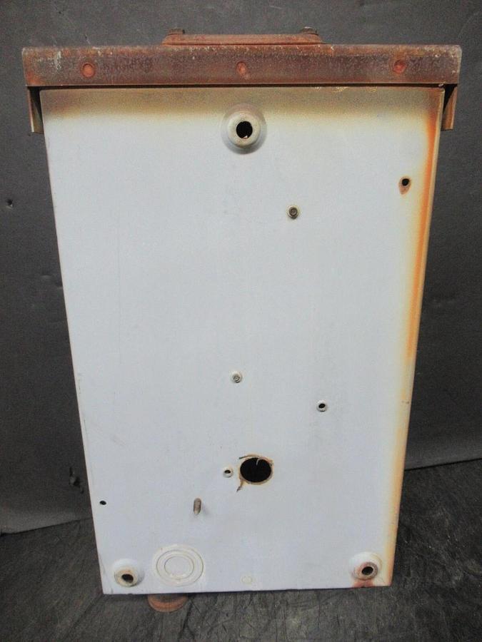 Used GE ENCLOSED INDOOR SAFETY SWITCH TGN3322R MODEL: 8 60 AMP 240 VAC 3R ENCLOSURE