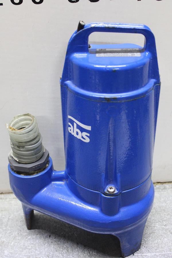Used ZOELLER CAST IRON SUBMERSIBLE SUMP PUMP 98-0001 115 VAC 9.4 AMP 0.5 HP 72 GPM