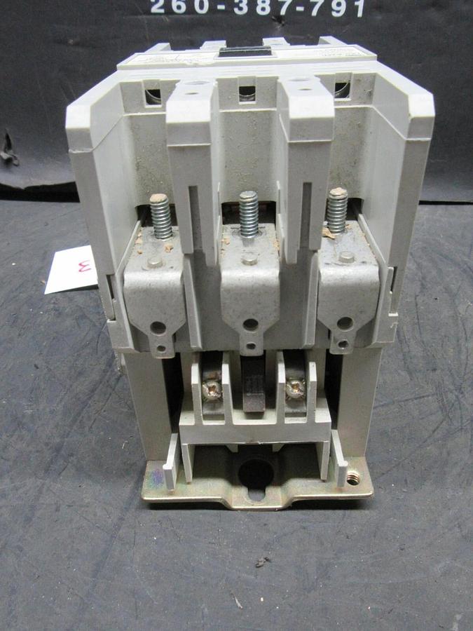 Used CUTLER HAMMER CONTACTOR C25HNE3120 120 AMP 480/600 V SERIES A1 120 V COIL 3 LUGS