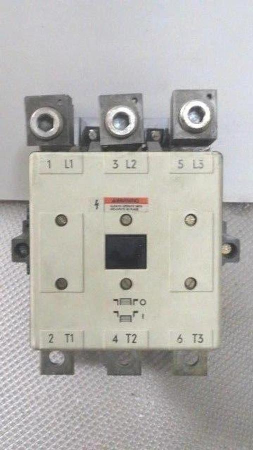 Used SIEMENS NEMA SIZE 4 1/2 CONTACTOR 215 AMP 240 OPEN WITH 120V COIL MODEL CXLFO*3