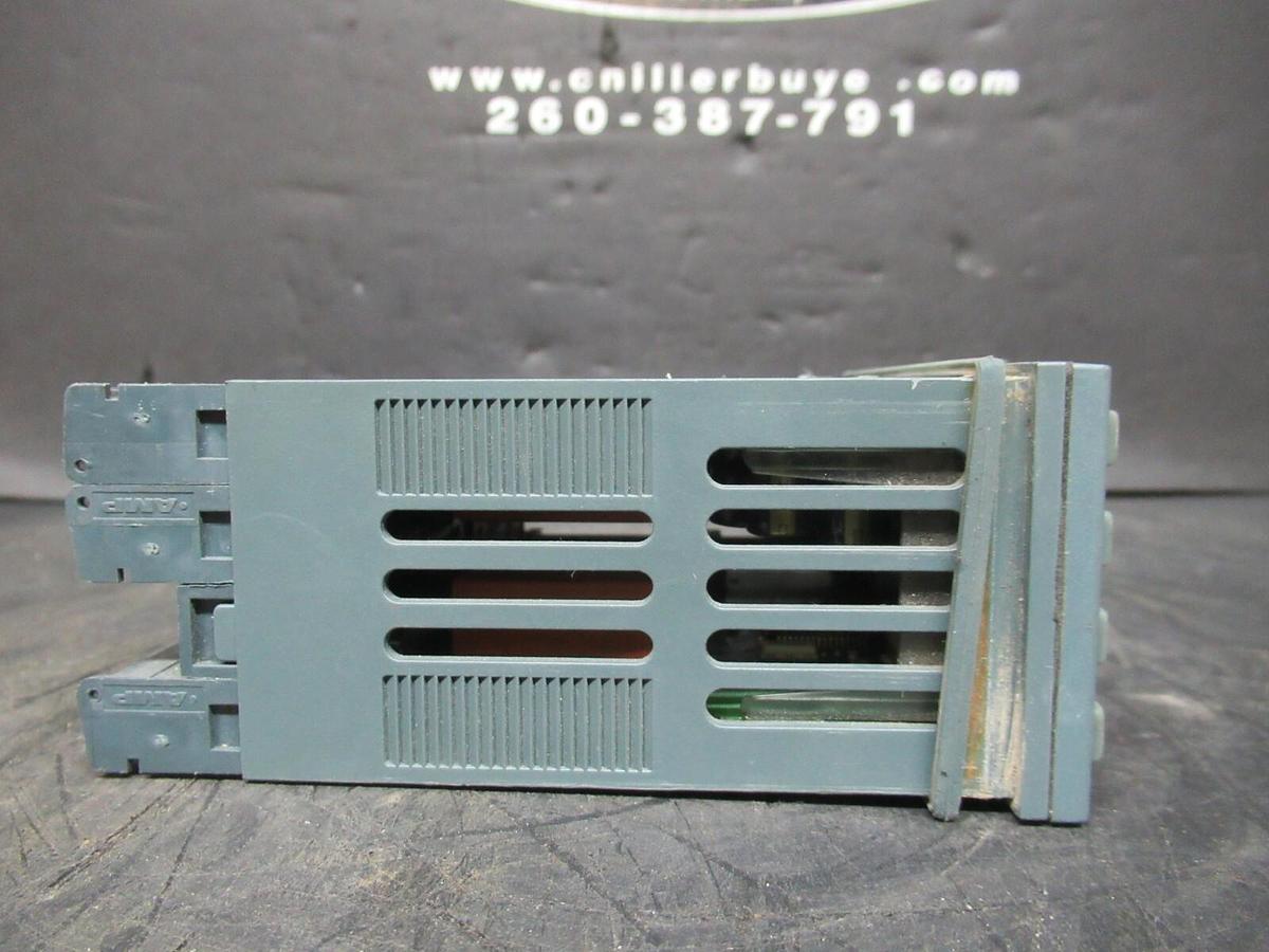 Used BARBER COLMAN PRECISION TEMPERATURE CONTROLLER 2208/NS/VH 240 VAC 10 WATT