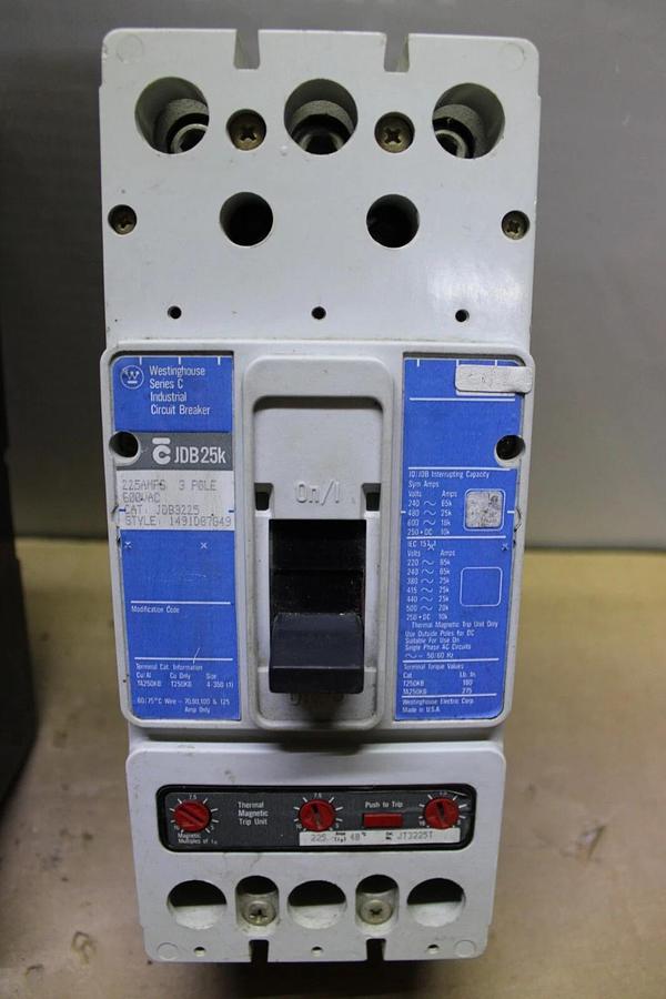 Used (1) WESTINGHOUSE JDB25k CIRCUIT BREAKER JDB3225 225 AMP 600 VAC 3-POLE