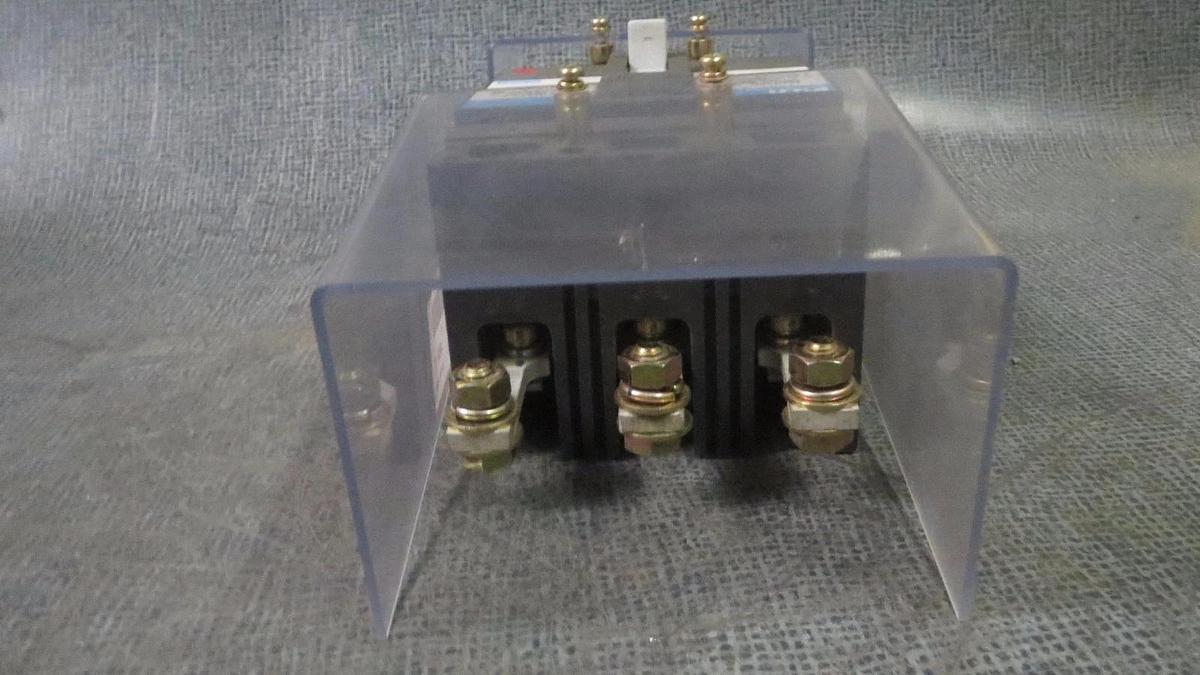 Used FUJI ELECTRIC CIRCUIT BREAKER BU3EHV-040L 40 AMP 600 V 3 POLE W/ GUARDS