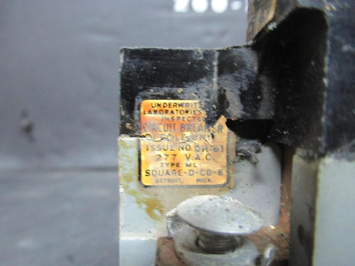 Used SQUARE D SINGLE POLE BREAKER 20 AMP 277 VAC TYPE: ML - DH-61 - 992920 J29L143