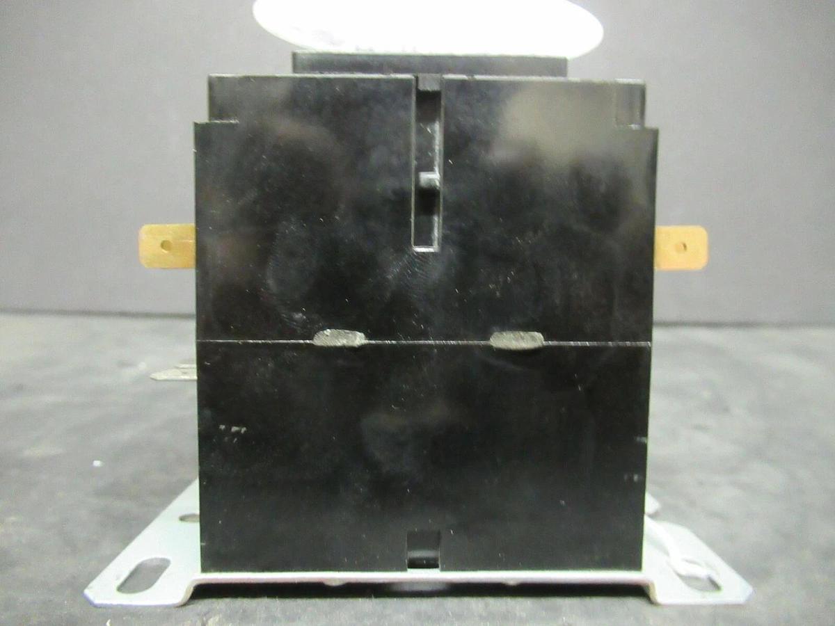 Used PACKARD CONTACTOR C330B 30 AMP 40 AMP/RES 600 VAC 20 HP 3-POLE COIL: 120 VAC