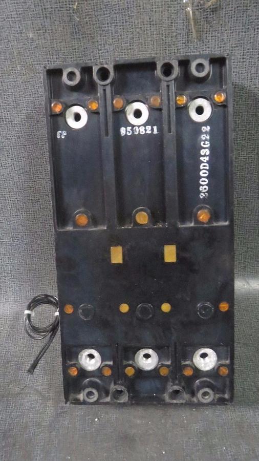 Used CUTLER HAMMER CIRCUIT BREAKER MS360700A 700 AMP 600 VAC 3-POLE W/ SHUNT TRIP