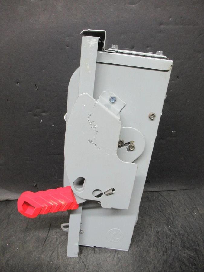 NEW SURPLUS SIEMENS HEAVY DUTY FUSIBLE SAFETY SWITCH HF221NR 30 AMP 240 VAC