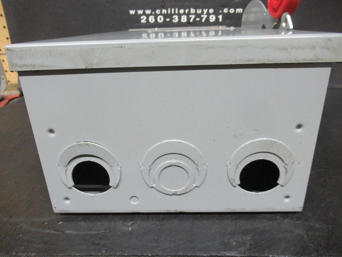 Used EATON HEAVY DUTY SAFETY DISCONNECT DH221FRK 240 VAC 30 AMP 7.5 HP 2-POLE TYPE 3R