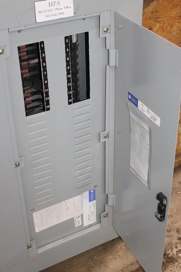 Used GENERAL ELECTRIC SERVICE PANELBOARD AB37B 125 AMP 480Y/277V 3-PHASE NEMA 1