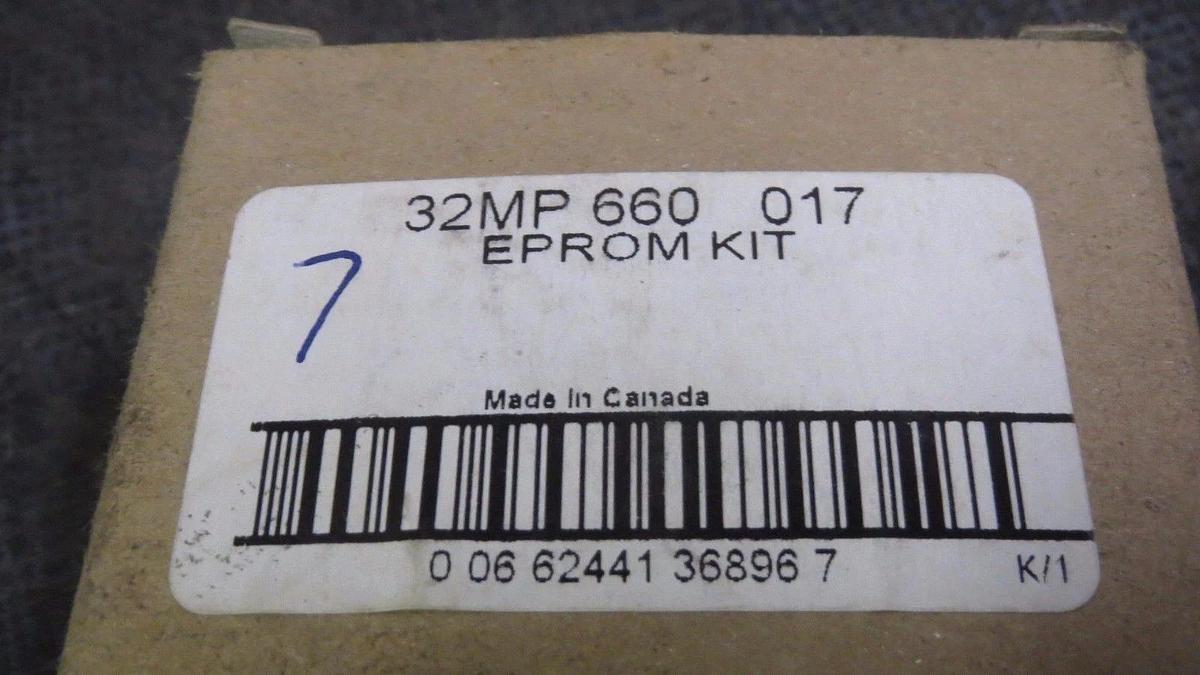 **NEW IN BOX** CARRIER EPROM KIT FOR 1000 TON CHILLER 32MP660017 HK98EZ IC CHIPS