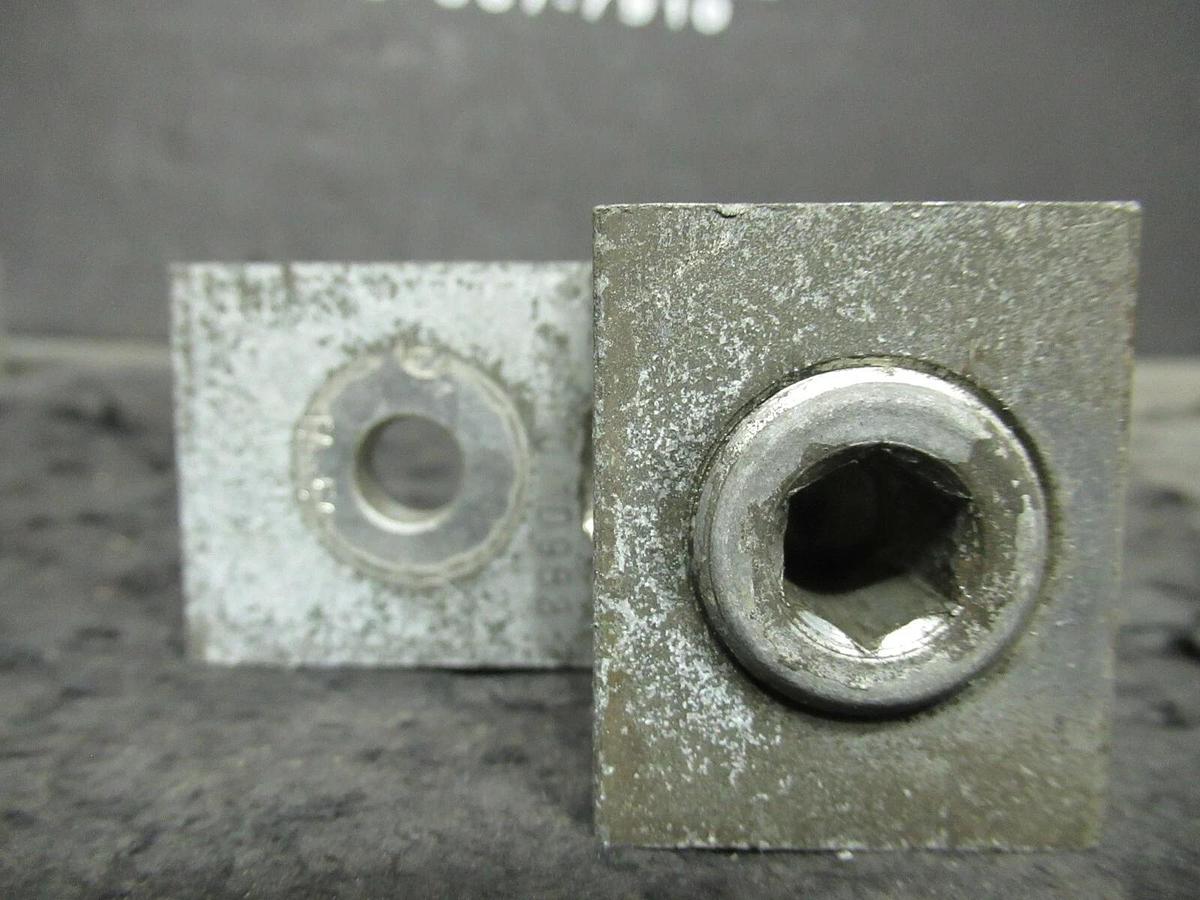 Used (3) QTY ILSCO TA-500 1 (SINGLE) BARREL MECHANICAL CONNECTOR LUG TAP 500 MCM - 4