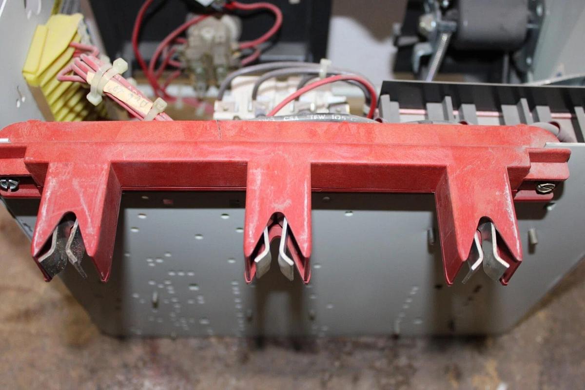 Used WESTINGHOUSE MCC MOTOR CONTROL BUCKET FREEDOM 2100 12" SIZE 1 CL75250